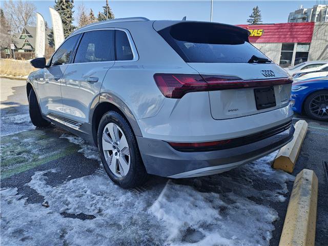 2019 Audi e-tron 55 Technik (Stk: R-19AUEWHI7725) in Calgary - Image 3 of 17 2019 Audi e-tron 55 Technik (Stk: R-19AUEWHI7725) in Calgary - Image 3 of 17