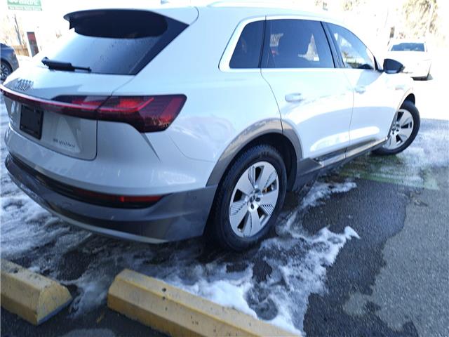 2019 Audi e-tron 55 Technik (Stk: R-19AUEWHI7725) in Calgary - Image 5 of 17 2019 Audi e-tron 55 Technik (Stk: R-19AUEWHI7725) in Calgary - Image 5 of 17