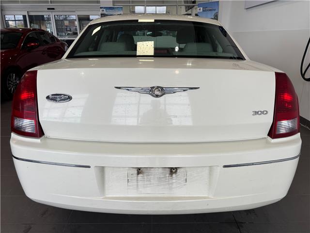 2005 Chrysler 300 Base (Stk: 260222AA) in Mississauga - Image 6 of 13