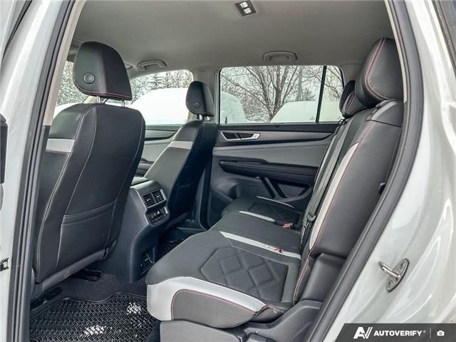 2025 Volkswagen Atlas 2.0 TSI Peak Edition (Stk: KU0493) in Okotoks - Image 9 of 14