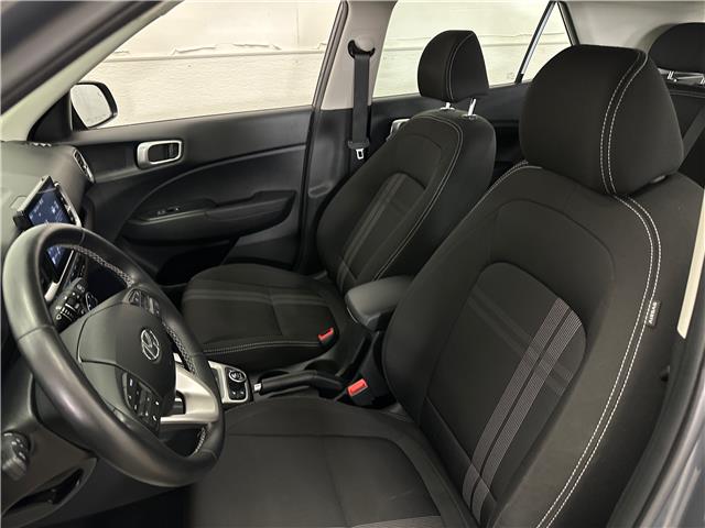 2023 Hyundai Venue Preferred w/Two-Tone (Stk: 43747J) in Belleville - Image 11 of 28