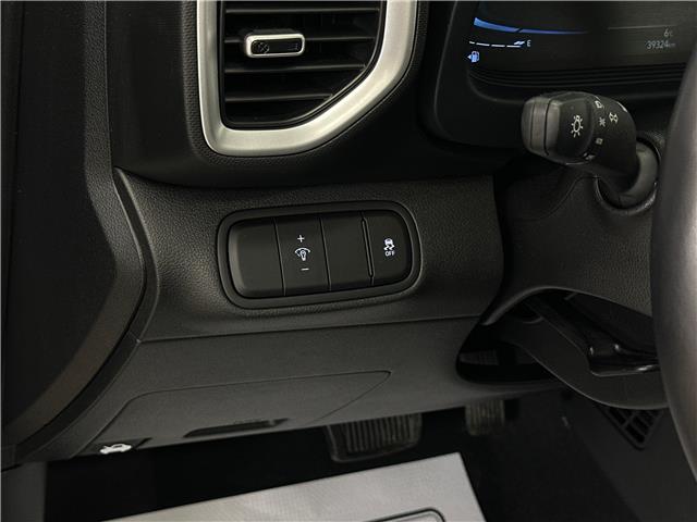 2023 Hyundai Venue Preferred w/Two-Tone (Stk: 43747J) in Belleville - Image 14 of 28