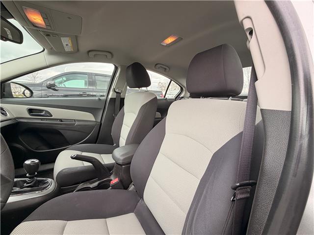 2015 Chevrolet Cruze 2LS (Stk: 26P011A) in London - Image 5 of 6