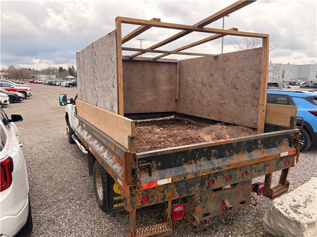 2013 Chevrolet Silverado 3500HD Chassis WT (Stk: L210275B) in London - Image 4 of 6