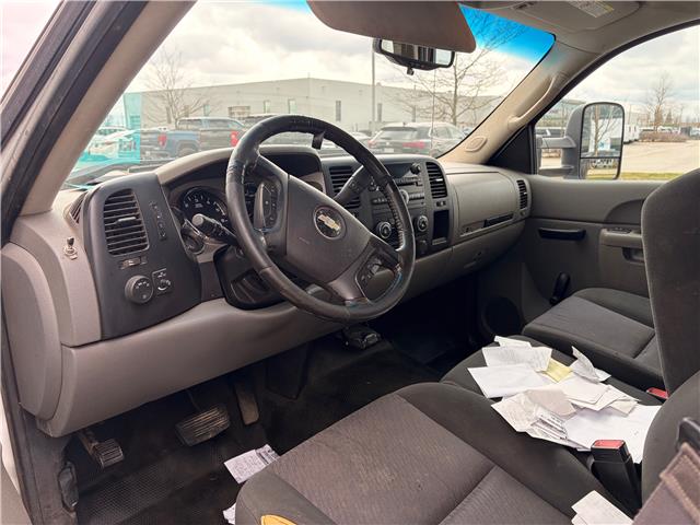 2013 Chevrolet Silverado 3500HD Chassis WT (Stk: L210275B) in London - Image 5 of 6