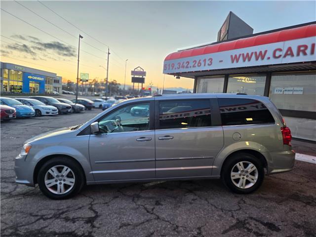2017 Dodge Grand Caravan Crew (Stk: 2602062) in Waterloo - Image 2 of 29