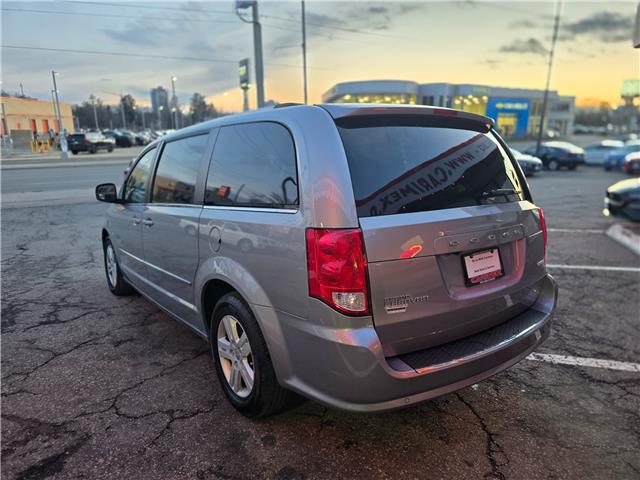 2017 Dodge Grand Caravan Crew (Stk: 2602062) in Waterloo - Image 3 of 29