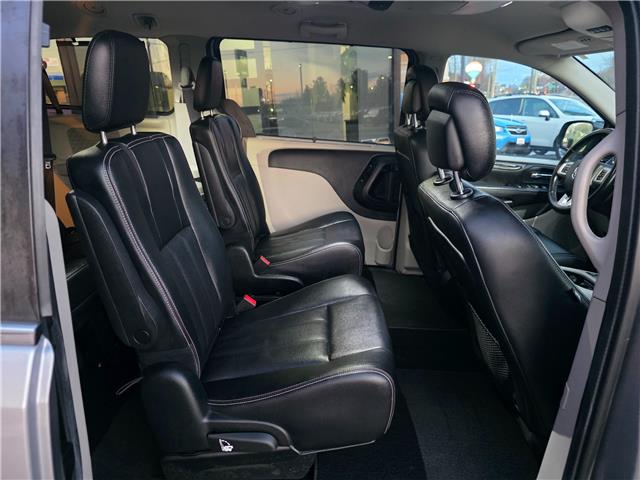 2017 Dodge Grand Caravan Crew (Stk: 2602062) in Waterloo - Image 28 of 29