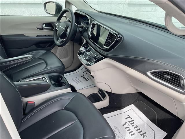 2023 Chrysler Pacifica Touring-L (Stk: 260233) in North Bay - Image 7 of 20