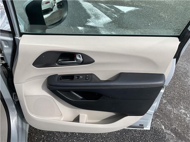2023 Chrysler Pacifica Touring-L (Stk: 260233) in North Bay - Image 19 of 20