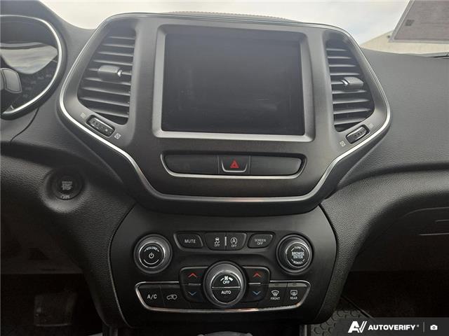 2022 Jeep Cherokee Trailhawk (Stk: 1006) in Kitchener - Image 18 of 24