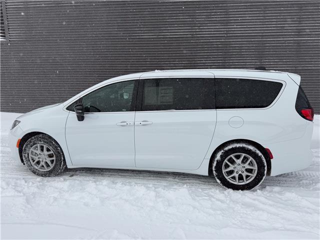 2025 Chrysler Grand Caravan SXT (Stk: 25594D) in London - Image 3 of 26