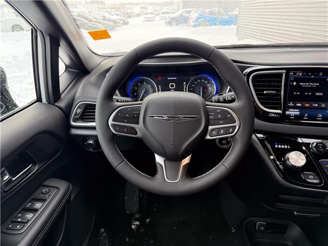 2025 Chrysler Grand Caravan SXT (Stk: 25594D) in London - Image 15 of 26