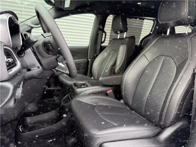 2025 Chrysler Grand Caravan SXT (Stk: 25594D) in London - Image 8 of 26