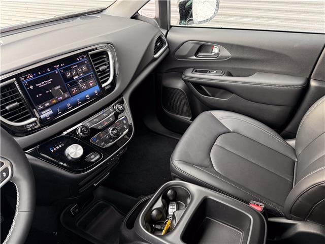 2025 Chrysler Grand Caravan SXT (Stk: 25594D) in London - Image 19 of 26