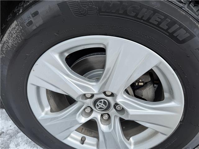 2020 Toyota RAV4 XLE (Stk: MI6090A) in BELLEVILLE - Image 7 of 20