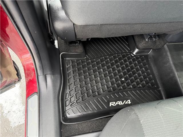 2020 Toyota RAV4 XLE (Stk: MI6090A) in BELLEVILLE - Image 12 of 20