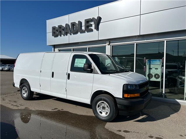 2026 Chevrolet Express 2500 Work Van (Stk: 26136) in Moosomin - Image 1 of 10