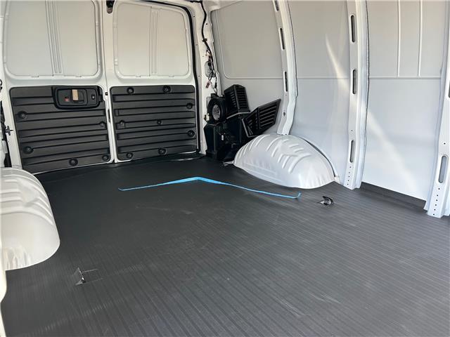 2026 Chevrolet Express 2500 Work Van (Stk: 26136) in Moosomin - Image 4 of 10