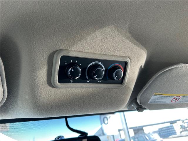 2026 Chevrolet Express 2500 Work Van (Stk: 26136) in Moosomin - Image 9 of 10