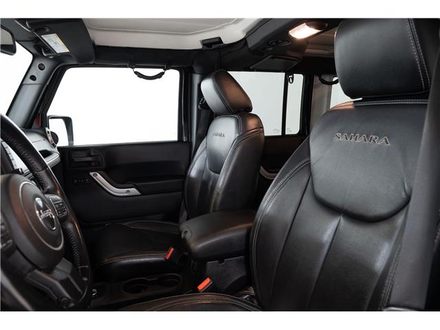 2017 Jeep Wrangler Unlimited Sahara (Stk: ARUC979) in Calgary - Image 11 of 28
