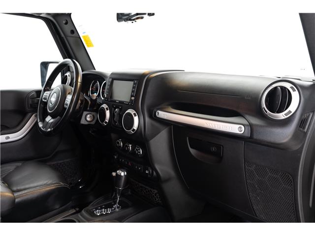 2017 Jeep Wrangler Unlimited Sahara (Stk: ARUC979) in Calgary - Image 19 of 28