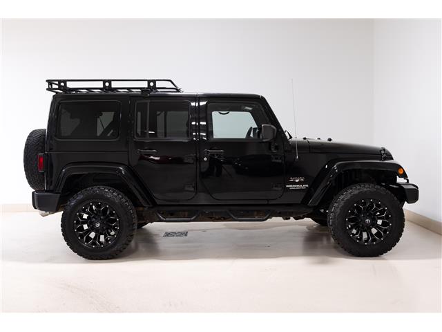 2017 Jeep Wrangler Unlimited Sahara (Stk: ARUC979) in Calgary - Image 4 of 28