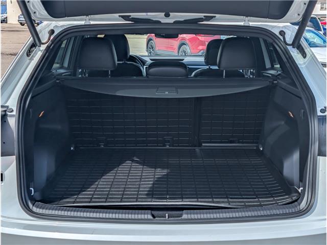 2023 Volkswagen Atlas Cross Sport 3.6 FSI Highline (Stk: WN26371A) in Welland - Image 9 of 33