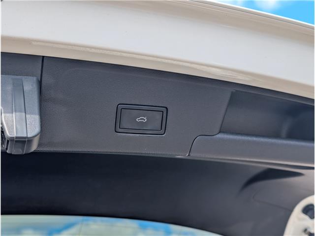 2023 Volkswagen Atlas Cross Sport 3.6 FSI Highline (Stk: WN26371A) in Welland - Image 10 of 33