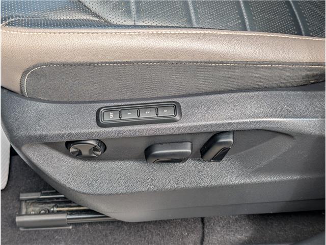2023 Volkswagen Atlas Cross Sport 3.6 FSI Highline (Stk: WN26371A) in Welland - Image 14 of 33
