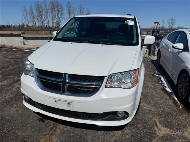 2017 Dodge Grand Caravan Crew (Stk: 24788) in Pembroke - Image 2 of 7