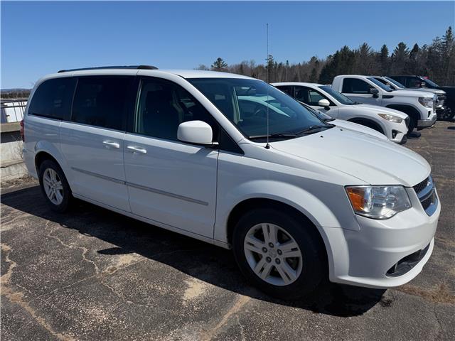 2017 Dodge Grand Caravan Crew (Stk: 24788) in Pembroke - Image 4 of 7