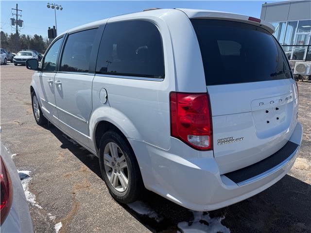 2017 Dodge Grand Caravan Crew (Stk: 24788) in Pembroke - Image 7 of 7