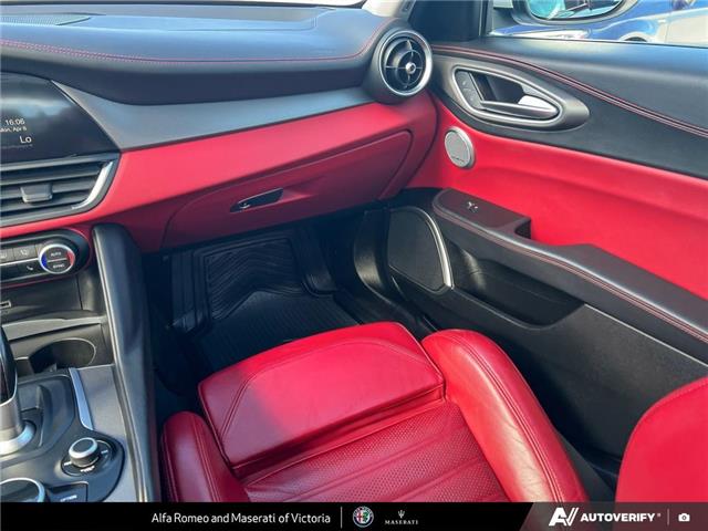 2018 Alfa Romeo Giulia ti (Stk: 912470) in Victoria - Image 25 of 25
