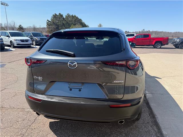2022 Mazda CX-30 GS (Stk: 24798) in Pembroke - Image 12 of 24