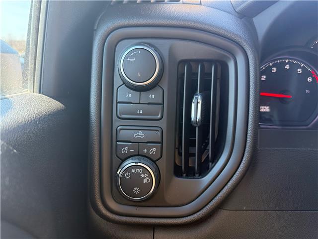 2022 Chevrolet Silverado 2500HD Custom (Stk: 24735) in Pembroke - Image 23 of 25
