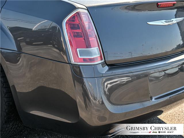2013 Chrysler 300 S (Stk: N25200B) in Grimsby - Image 10 of 32