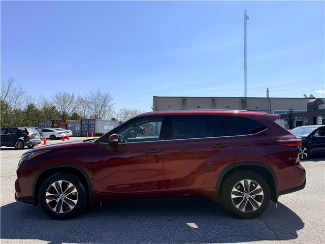 2020 Toyota Highlander XLE (Stk: 16146A) in Newmarket - Image 2 of 32