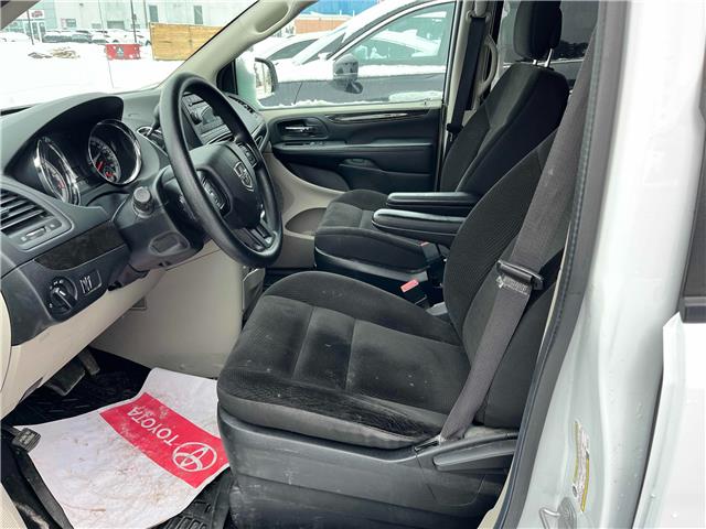 2017 Dodge Grand Caravan CVP/SXT (Stk: 2602073) in Waterloo - Image 3 of 4