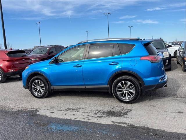 2017 Toyota RAV4 Hybrid LE+ (Stk: 2603109) in Waterloo - Image 2 of 8