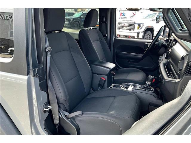 2021 Jeep Wrangler Sport (Stk: 45522U) in Calgary - Image 7 of 32
