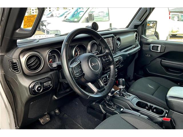 2021 Jeep Wrangler Sport (Stk: 45522U) in Calgary - Image 13 of 32