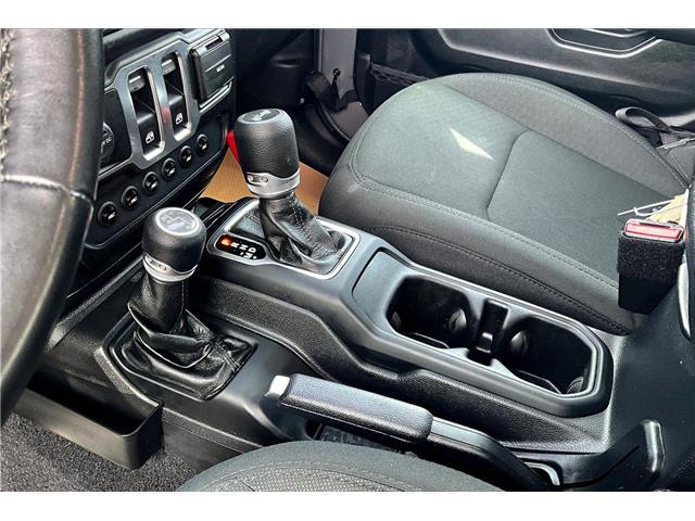 2021 Jeep Wrangler Sport (Stk: 45522U) in Calgary - Image 14 of 32