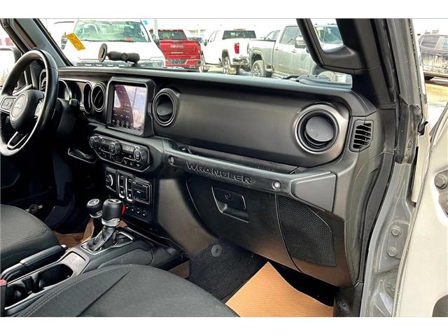2021 Jeep Wrangler Sport (Stk: 45522U) in Calgary - Image 16 of 32