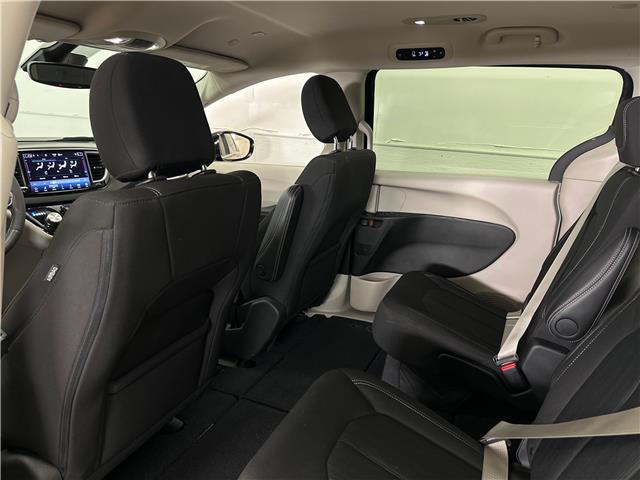 2024 Chrysler Grand Caravan SXT (Stk: 43835J) in Belleville - Image 9 of 34