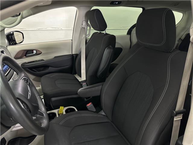 2024 Chrysler Grand Caravan SXT (Stk: 43835J) in Belleville - Image 14 of 34