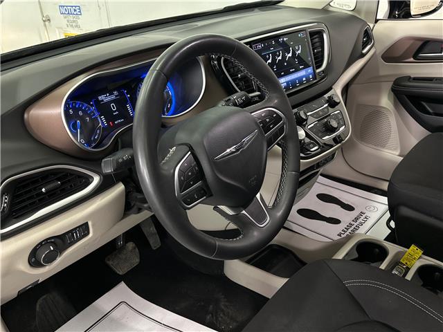 2024 Chrysler Grand Caravan SXT (Stk: 43835J) in Belleville - Image 15 of 34