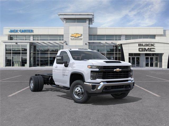 2026 Chevrolet Silverado 3500HD Chassis Work Truck (Stk: TF262178) in Calgary - Image 2 of 24