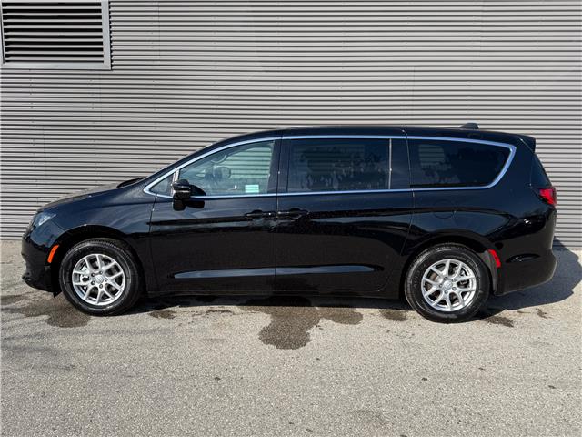 2026 Chrysler Grand Caravan SXT (Stk: 26235) in London - Image 3 of 28