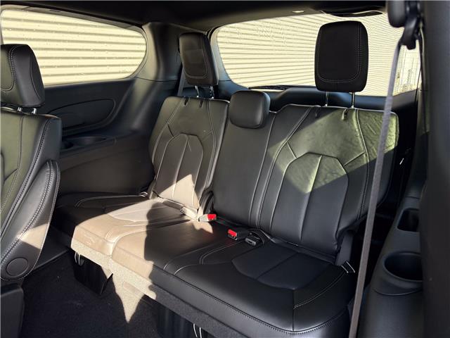 2026 Chrysler Grand Caravan SXT (Stk: 26235) in London - Image 13 of 28